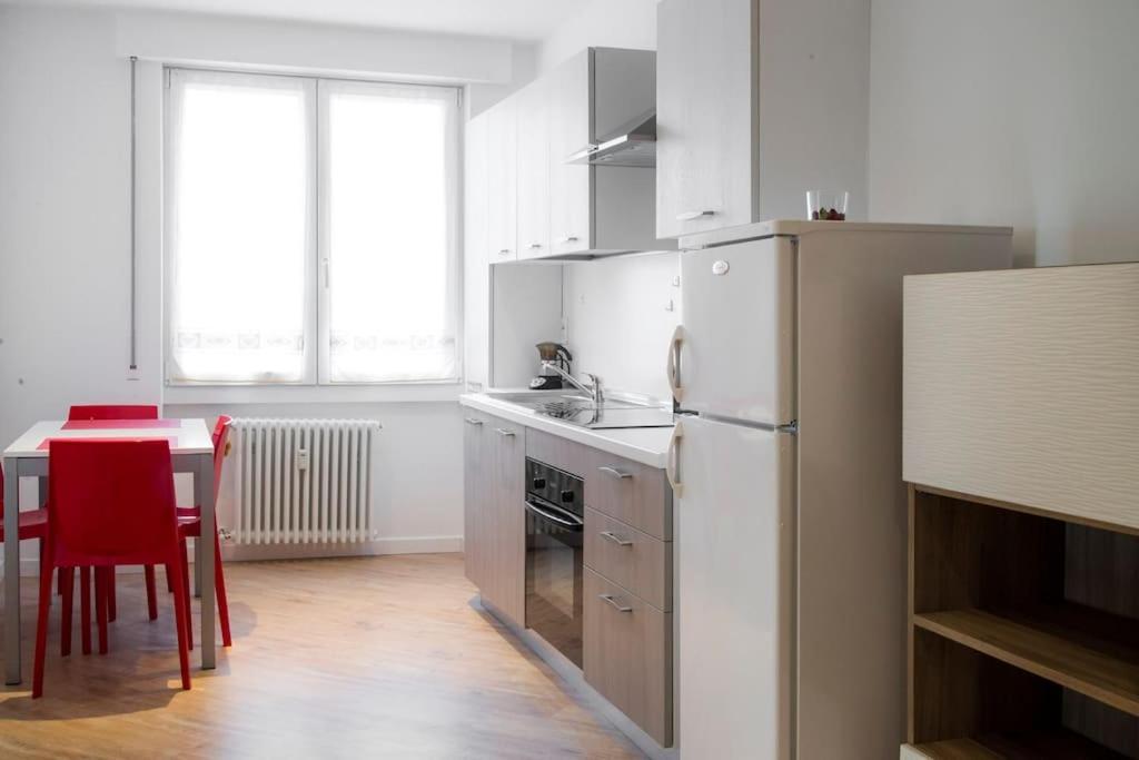 B&B Gocciadoro 26 Nuovo, Climatizzato, Zona Ospedale, Posto Auto Тренто Экстерьер фото